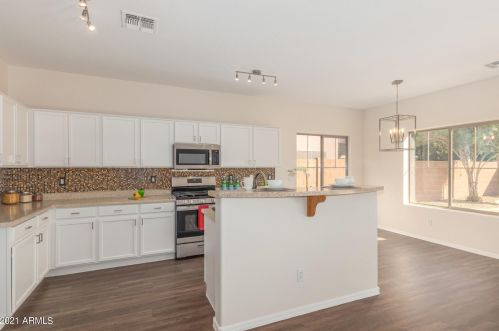 15947 Acapulco Ln, Sun City, AZ 85379-5051