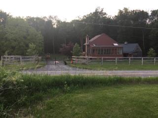 5321 Best Station Rd, Germansville, PA 18053-2233