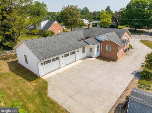 616 Seminary St, Charles Town WV  25414-1447 exterior