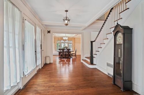 134 Pelhamdale Ave, New Rochelle NY  10803-2211 exterior