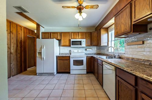 502 9th St, West Frost Proof, FL 33843-2526