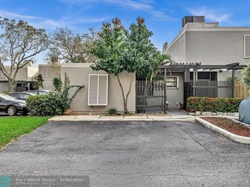 1491 113th Ave, Hollywood, FL 33026-2655