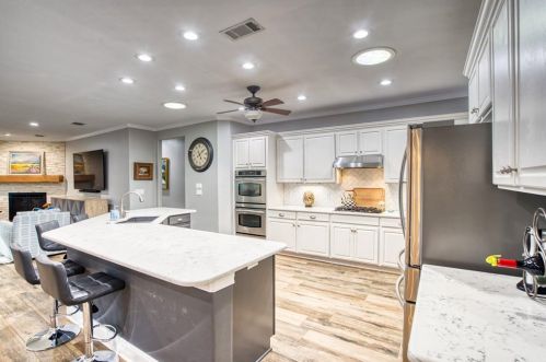 500 Dove Holw Trl, Georgetown TX 78633-5066 exterior