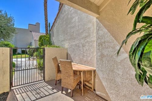 434 Sunningdale Dr, Rancho Mirage CA  92270-1479 exterior
