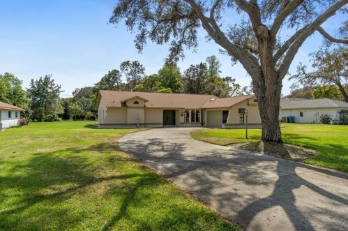 10208 Hoover St, Brooksville FL  34608-7137 exterior