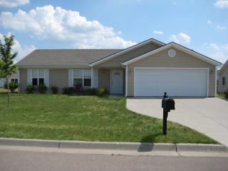209 Brookstone Dr, Manhattan KS  66502-8417 exterior