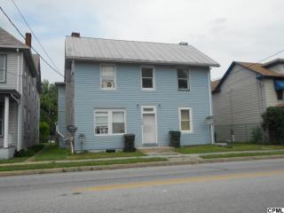 156 2nd St, Highspire, PA 17034-1104