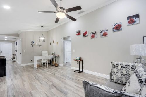 454 Saginaw Ave, Fort Pierce FL  34953-5990 exterior