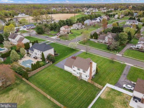 15 Lake Narraticon Dr, Swedesboro NJ  08085-3417 exterior