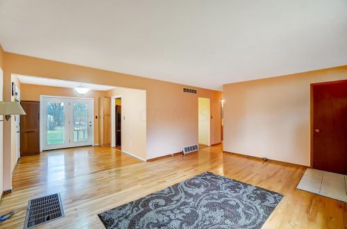 153 Woodside Dr, Pataskala OH  43062-7809 exterior