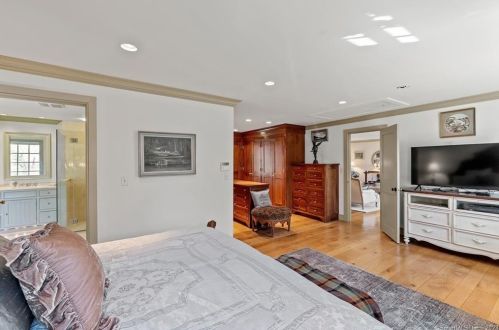 39 Cedar Ln, Ridgefield CT  06877-5301 exterior