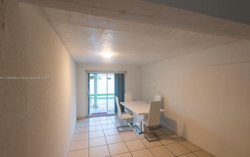 6265 111th Ter, Hialeah FL  33012-2354 exterior