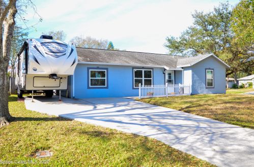 1501 Eastlake Ln, Sebastian, FL 32958-6583