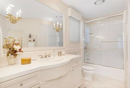 3304 Silver Oak Ln, Vista CA  92084-6614 exterior