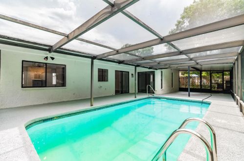 21637 Southwood Dr, Lutz FL  33549-4127 exterior