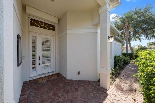 352 Steerforth Ct, Naples, FL 34110-7041
