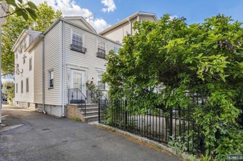 102 Broughton Ave, Bloomfield NJ  07003-3989 exterior