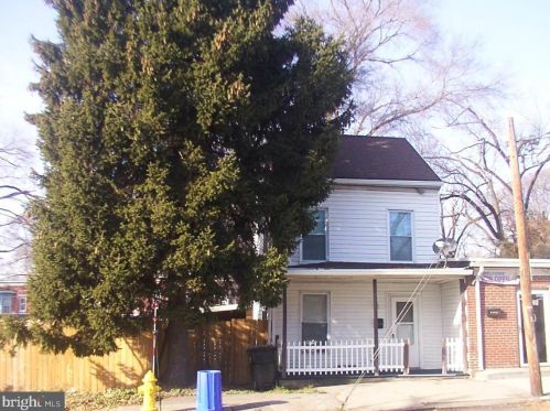 1724 Walnut St, Harrisburg, PA 17103-2549
