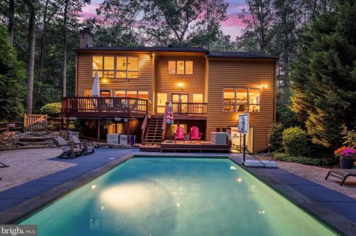 11409 Fieldstone Ln, Herndon, VA 20191-3920