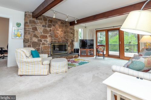 1006 Gwilym Cir, Berwyn PA  19312-2237 exterior