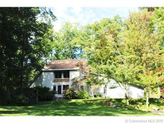 156 Wyneding Hill Rd, Manchester, CT 06040-6608