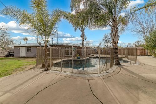 6961 Calvin Dr, Citrus Heights CA  95621-2858 exterior