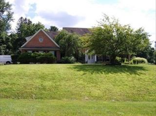 2111 Fox Run Rd, Stroudsburg, PA 18360-7228