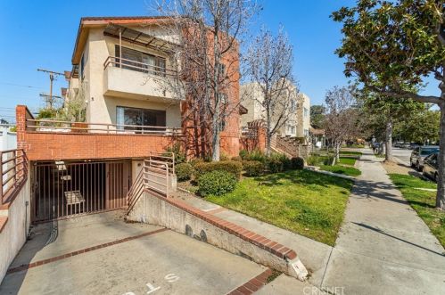 1325 Windsor Rd, Glendale, CA 91205-2677
