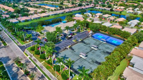 10549 Royal Caribbean Cir, Boynton Beach FL  33437-4285 exterior