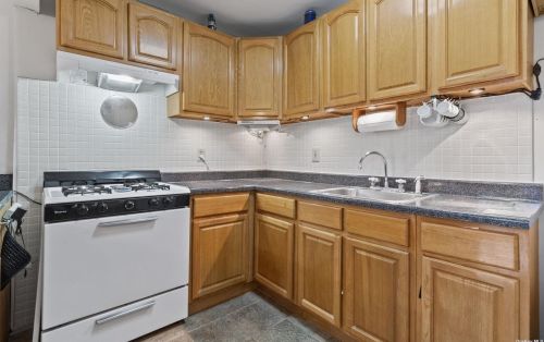 166 Beach 115th St, Far Rockaway, NY 11694-2408