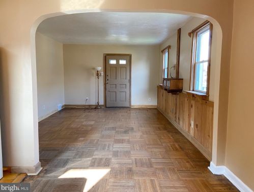 226 Stanbridge Rd, Holmes, PA 19043-1421