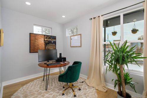 2111 Franklin St, Denver CO 80205-3905 exterior