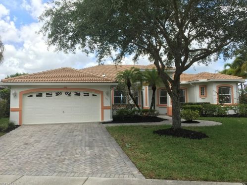 633 Grand Rapids Blvd, Naples, FL 34120-4466