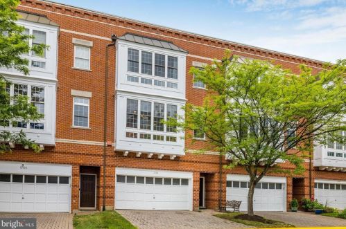 12158 Chancery Sta Cir, Herndon VA 20190-5803 exterior