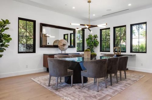 4955 Haskell Ave, Van Nuys CA  91436-1674 exterior