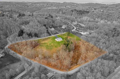 485 Hemlock Rd, Trafford, PA 15085-2828