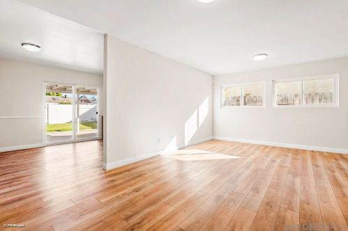 10859 Greenford Dr, San Diego CA  92126-2706 exterior