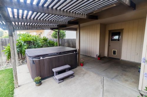 621 Del Oro St, Woodland CA  95695-5040 exterior