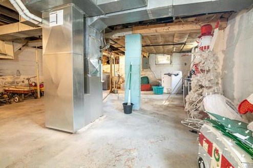 223 Perrin Ave, Springfield OH 45506-2725 exterior