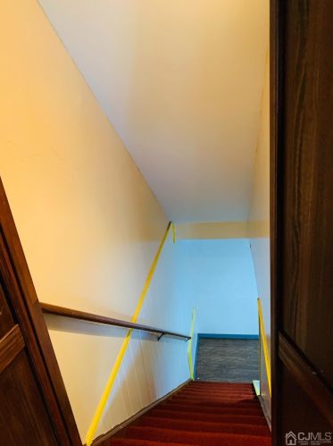 3 Highview Dr, Woodbridge NJ  07095-3905 exterior