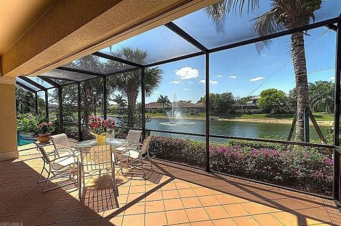 5076 Post Oak Ln, Naples FL  34105-4526 exterior