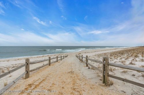 1806 Grand Central Ave, Lavallette NJ  08735-2550 exterior