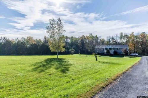 414 Ridge Rd, Broadalbin, NY 12025-2069
