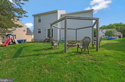 35328 River Bend Dr, Locust Grove, VA 22508-3112