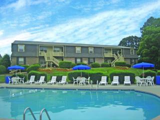 3535 Beacon Hill Dr, Winston Salem NC  27106-4407 exterior