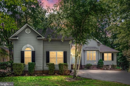 604 Confederate Dr, Locust Grove, VA 22508-5731