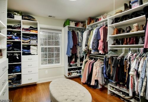 11 Cedar Ct, Hackettstown NJ  07840-2850 exterior