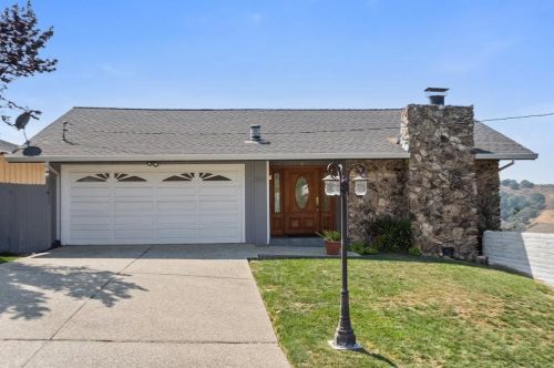 2943 Monte Cresta Dr, Belmont, CA 94002-1338