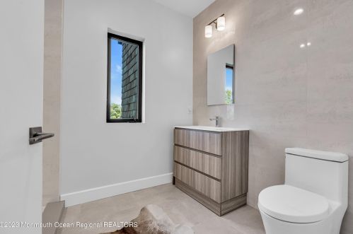 49 Cherokee Ln, Bricktown NJ  08724-4405 exterior