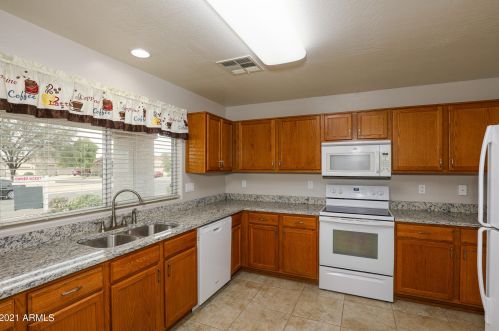 84 Bolera Ct, Casa Grande, AZ 85194-8363